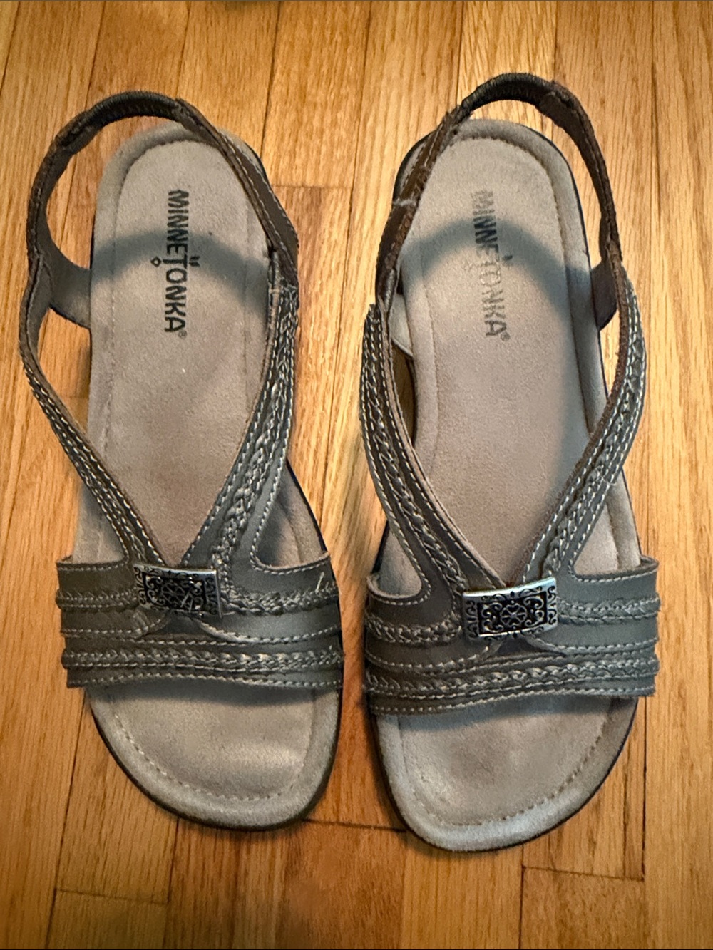 Minnetonka Gray Leather Slingback Sandals with Decorative Buckle